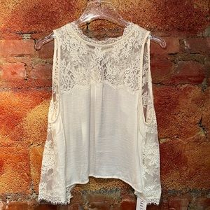 🎀 FREE PEOPLE LACE TOP WITH OPEN BACK